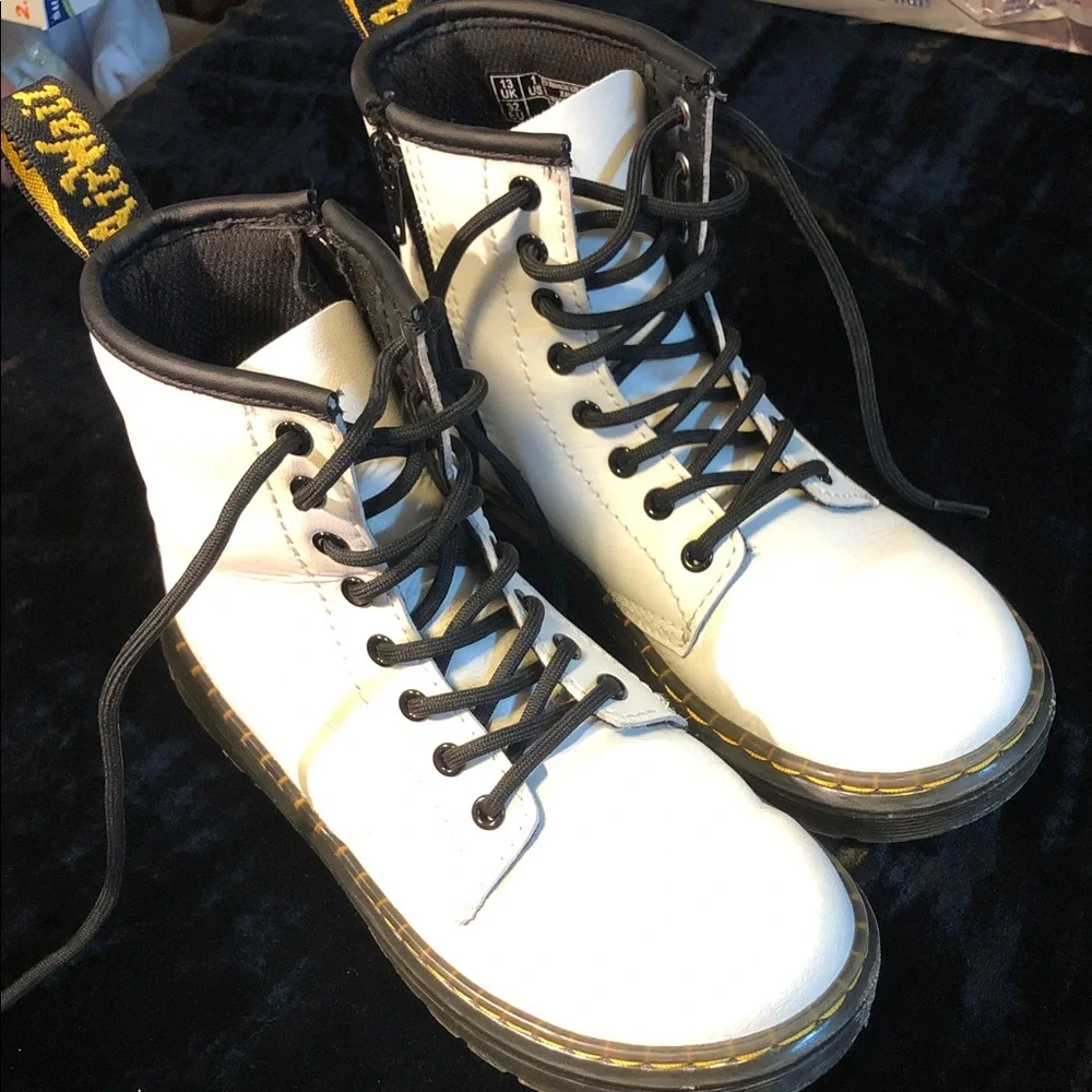 Doc Martens kids Classic Combat Boots 2